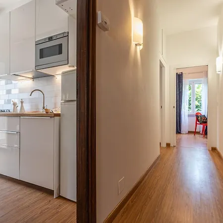 Minerva - Elegant New Classic Close To Vatican