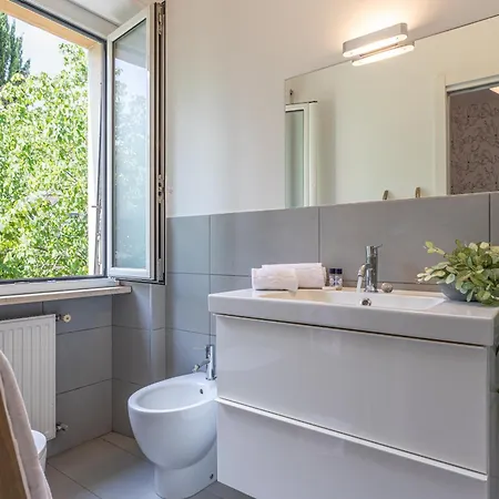 Minerva - Elegant New Classic Close To Vatican