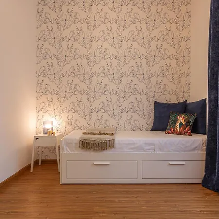 Minerva - Elegant New Classic Close To Vatican